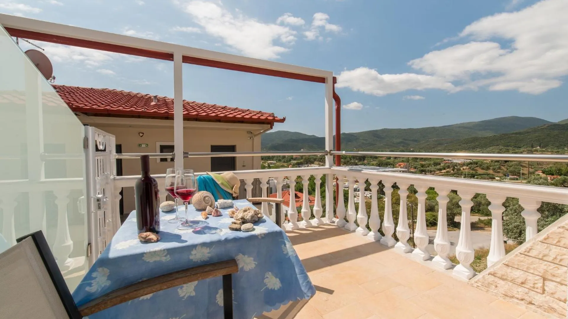 Das Maistrali 1 Sarti Hotel